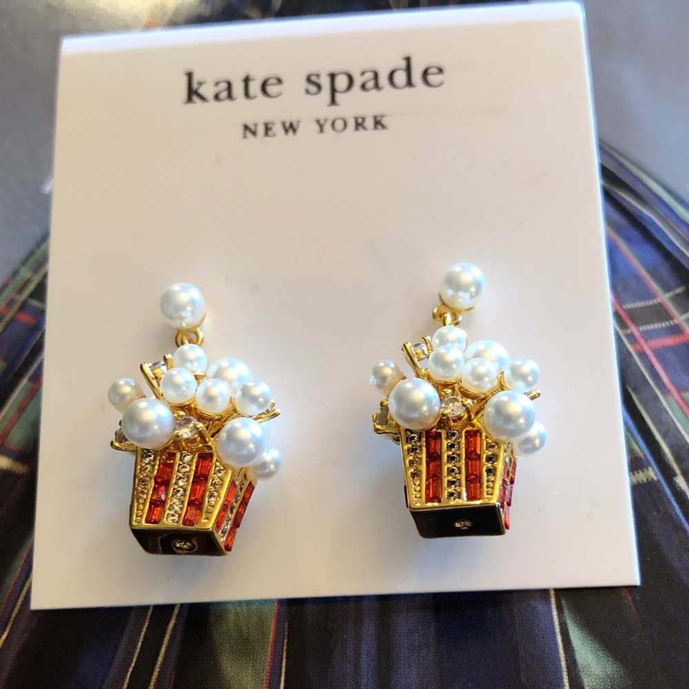 Authentic Kate spade earrings. NWOT Adorable popcorn earrings.